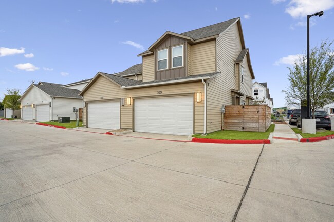 Building Photo - Avendale Painted Tree