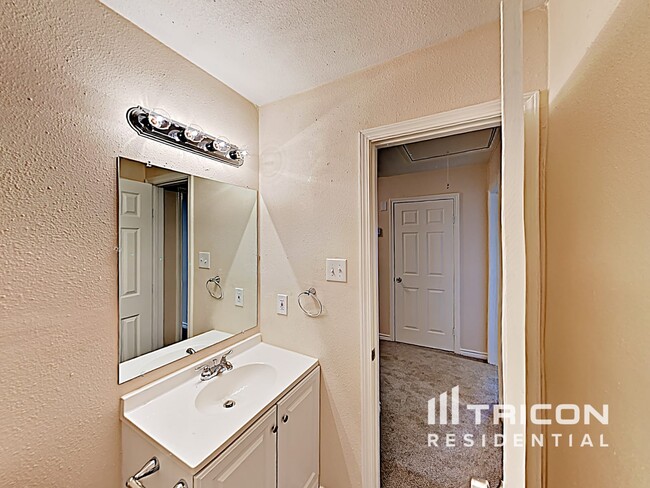 Building Photo - 21114 Southern Colony Ct