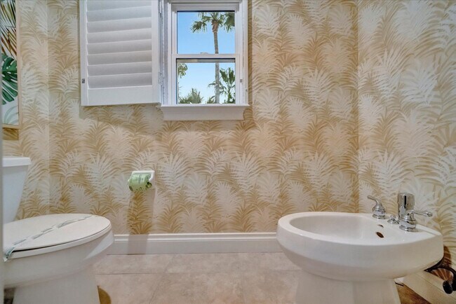 Building Photo - 6406 Gulf Dr