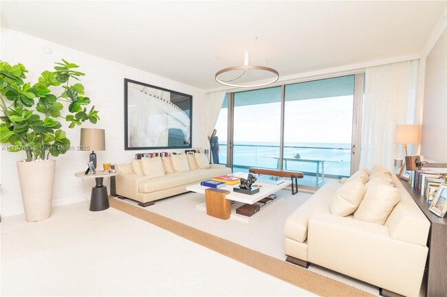 Building Photo - 10201 Collins Ave