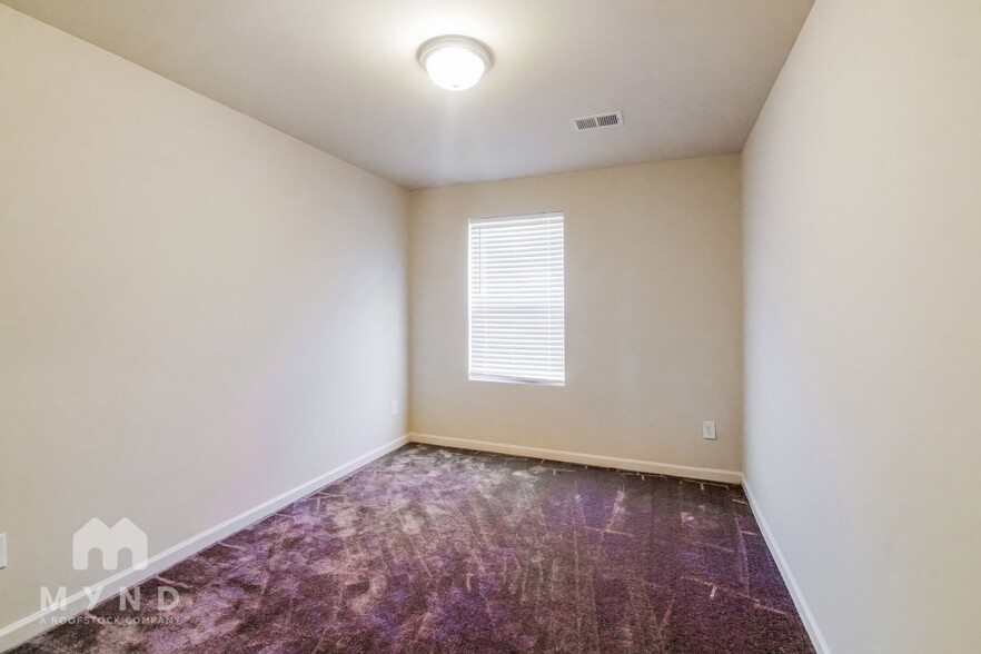 Building Photo - 121 Alton Cir