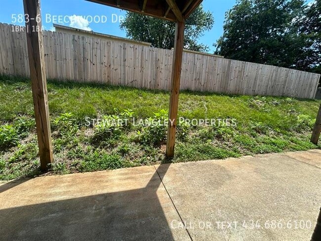 Building Photo - 583 Beechwood Dr