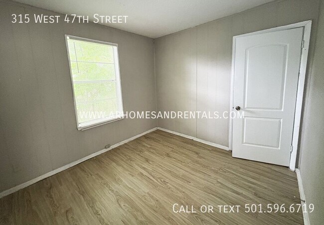 Building Photo - 315 W 47th St