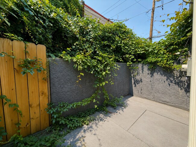 Building Photo - 2966 N Ringgold St