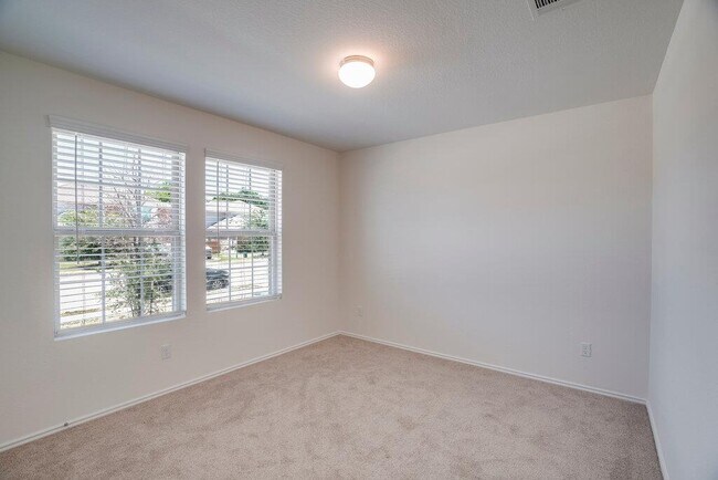 Building Photo - 3200 Windy Vane Dr