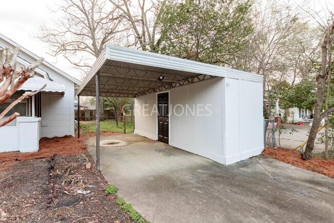 Building Photo - 3920 Meritas Dr