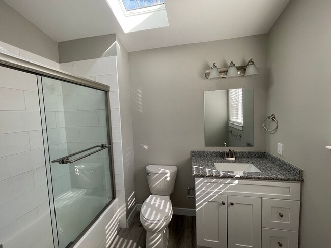 Building Photo - Gorgeous remodeled 4 Bedroom Home in D20!