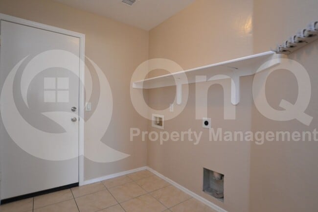 Building Photo - 534 E Ironwood Dr