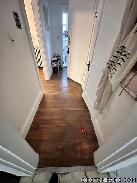 Building Photo - 9 James St