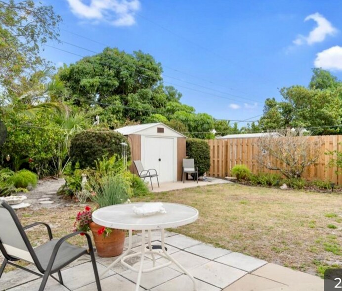 Building Photo - 411 Robalo Ct