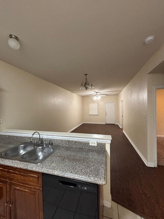 Building Photo - 3112-3114 S Cherry Ln
