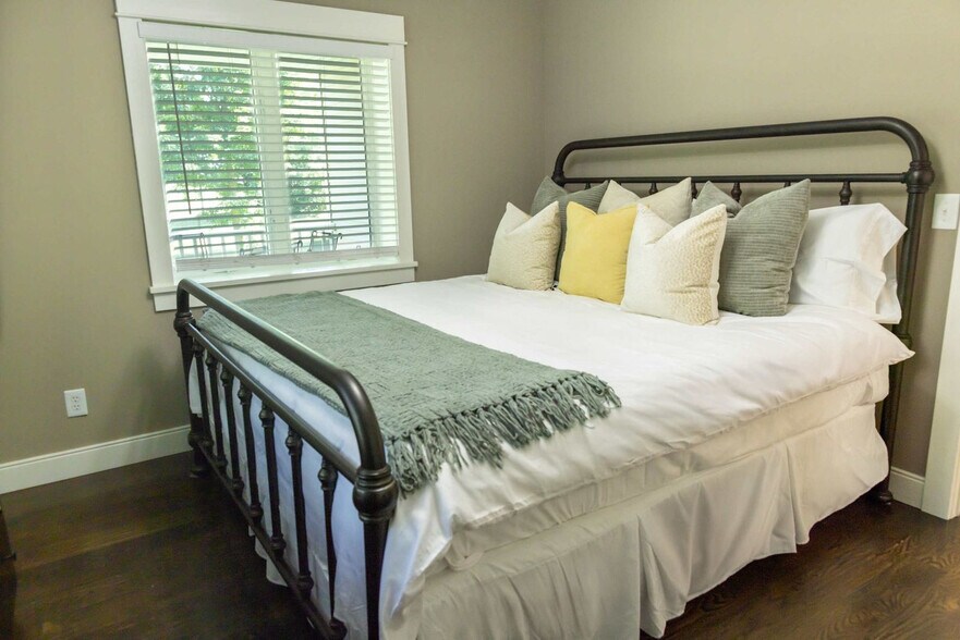 Building Photo - 8212 Bennett Rd