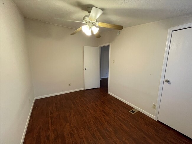 Building Photo - 16658 Meadowcroft St