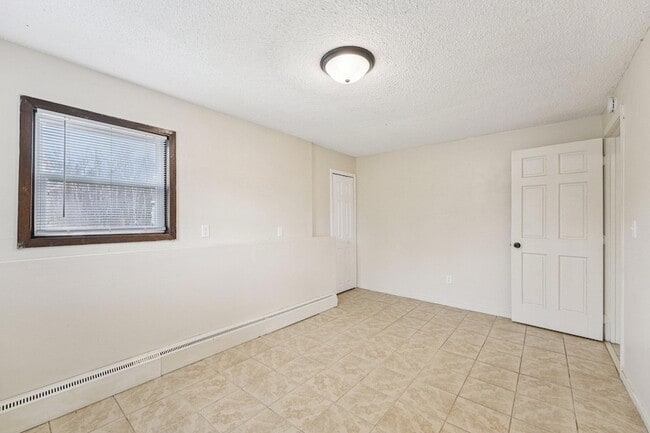 Building Photo - 17256 Kenyon St NE