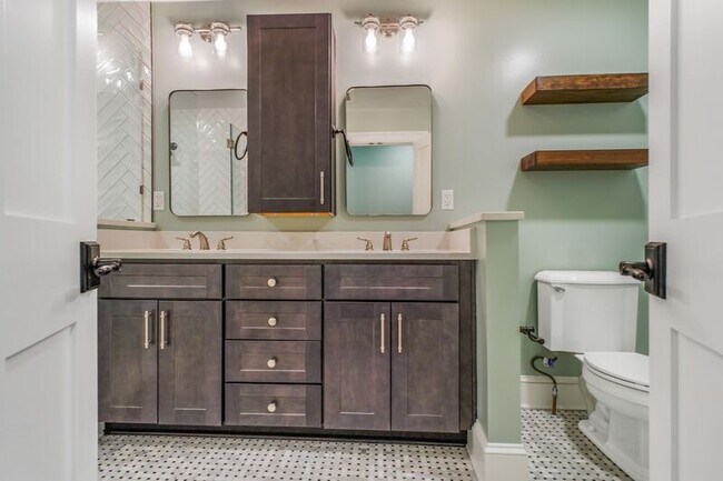 Building Photo - 204 Fauquier St