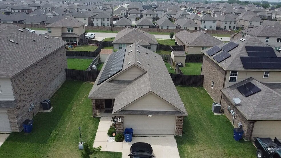 Building Photo - 1602 Blue Jay Dr