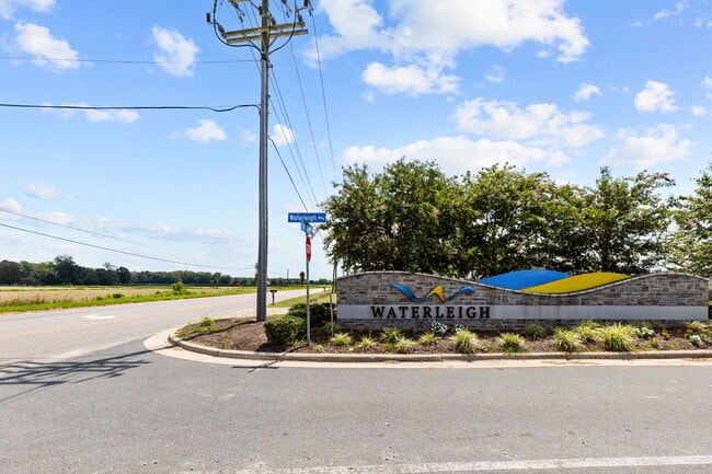 Building Photo - 105 Farmridge Wy