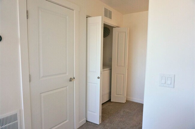 Building Photo - 5553 E Bollo St