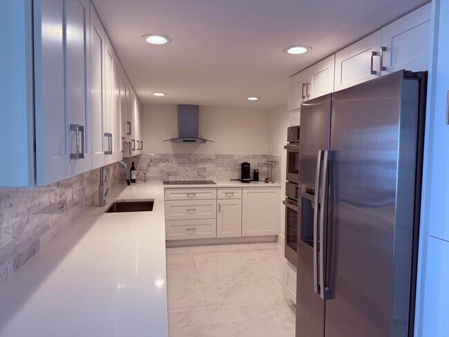Building Photo - 3460 S Ocean Blvd