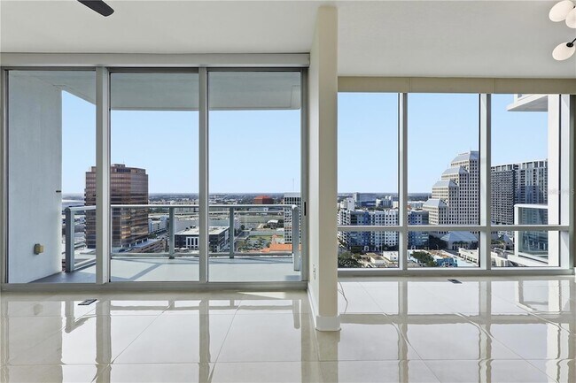 Building Photo - 150 E Robinson St