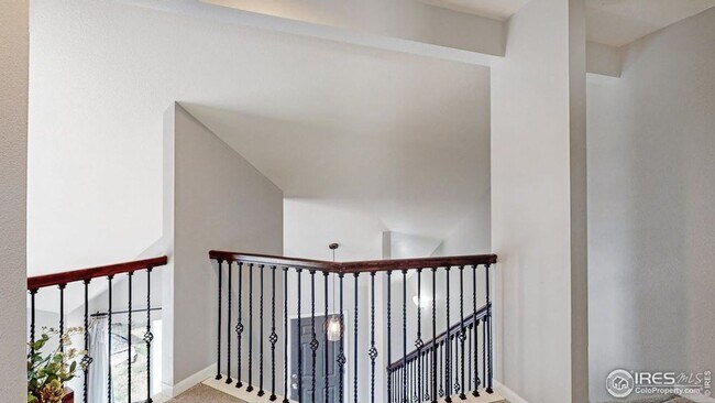 Building Photo - 2900 Ross Dr