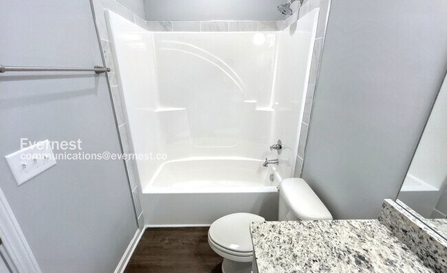 Building Photo - Updated 3 Bedroom Home in Columbia / Pet F...