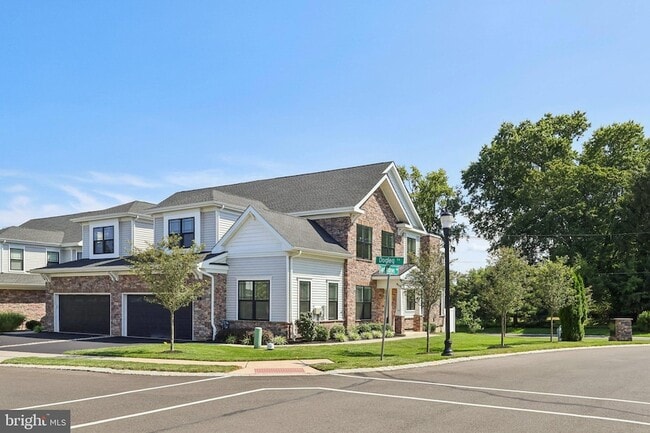 Building Photo - 2 Dogleg Ln