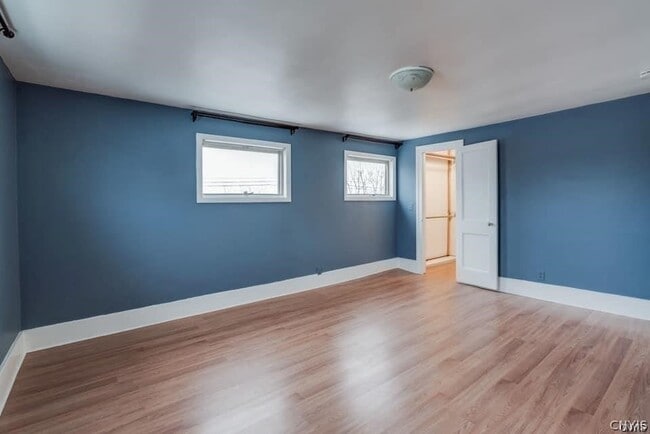 Building Photo - 637 Coffeen St