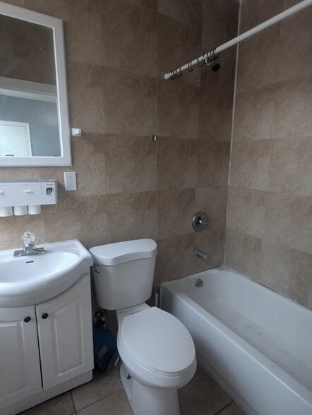 Building Photo - 672 Congress Ave