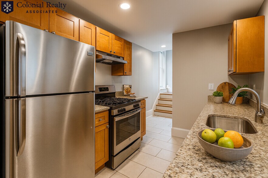 Building Photo - 328 St Paul St