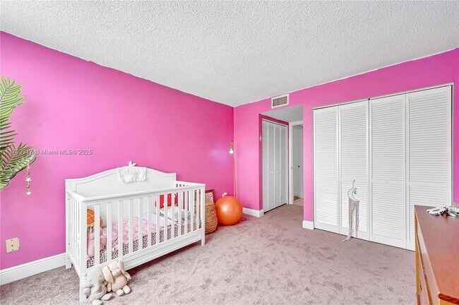 Building Photo - 488 NW 165th St
