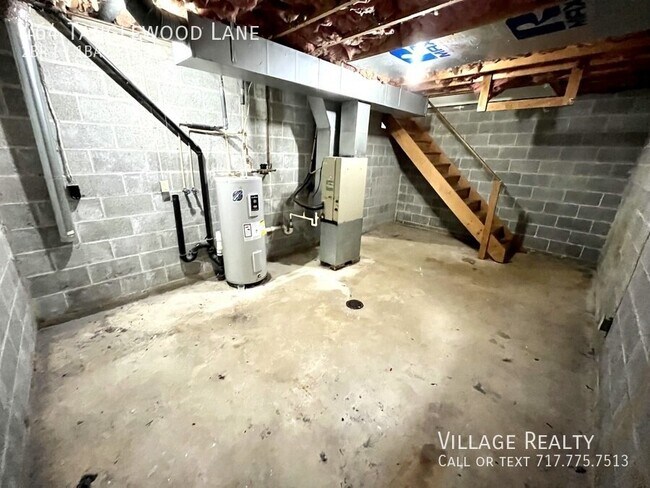 Building Photo - 464 Tanglewood Ln