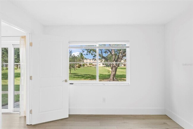 Building Photo - 4920 Locust St NE