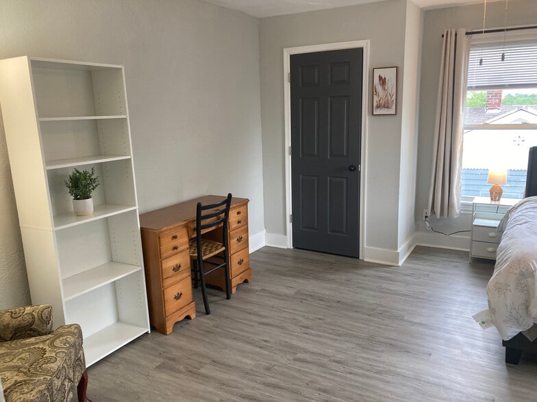 Building Photo - 1504 Pierce St