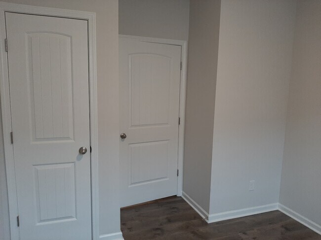 Building Photo - 3085 White Hbr Dr