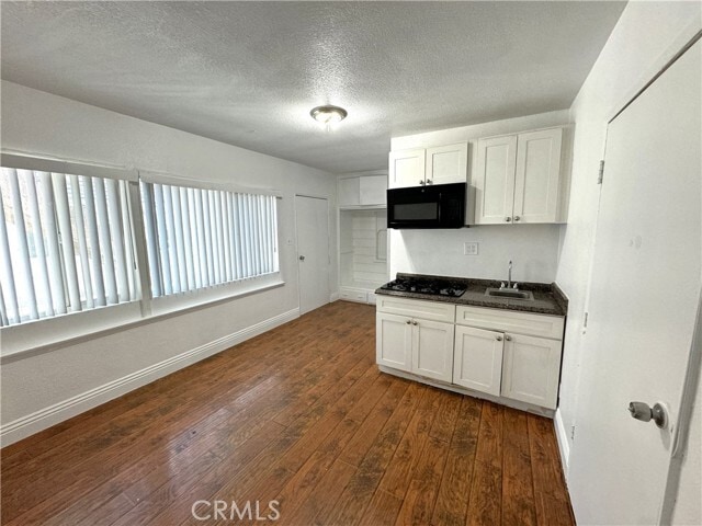 Building Photo - 4387 W 134th St