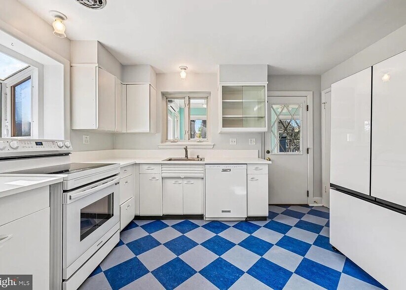 Building Photo - 22502 SE 267th St