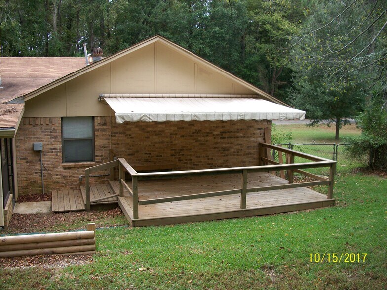 Building Photo - 206 Cedarcrest Dr