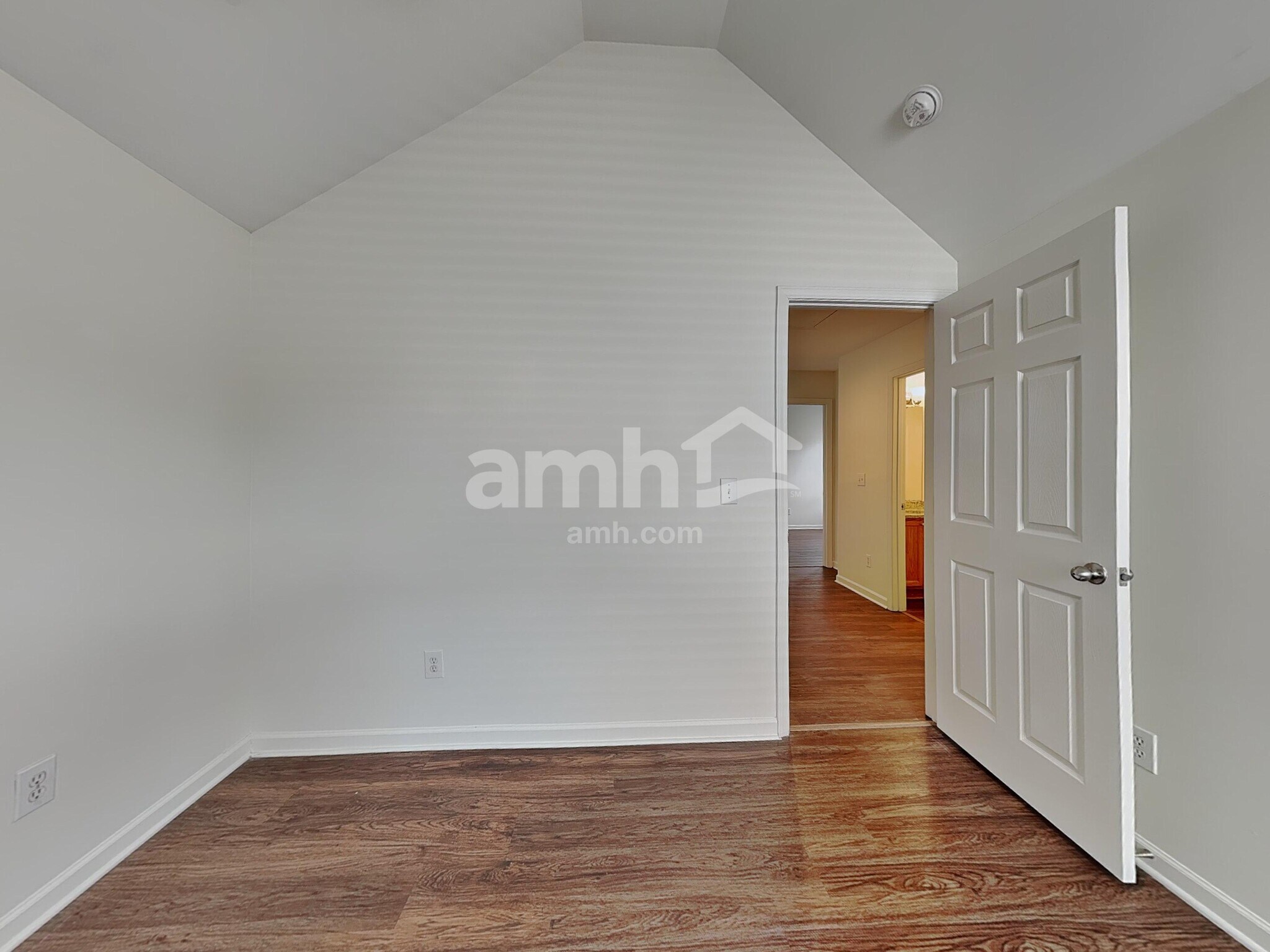 Building Photo - 1568 Pebble Ridge Dr