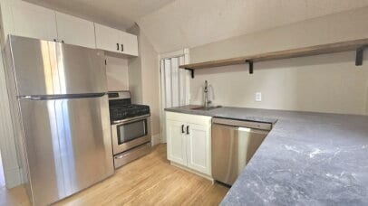 Building Photo - 3832 Harriet Ave