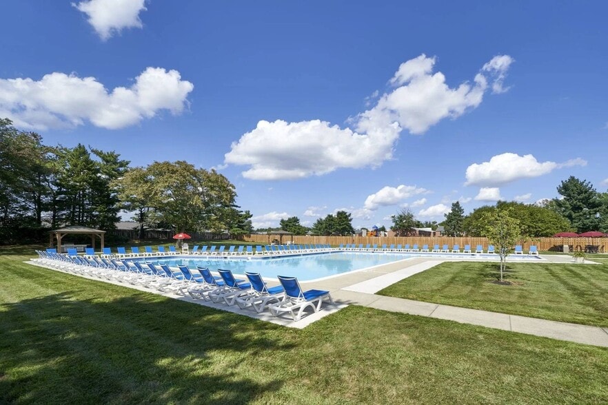 Pool and Sundeck - Village Square