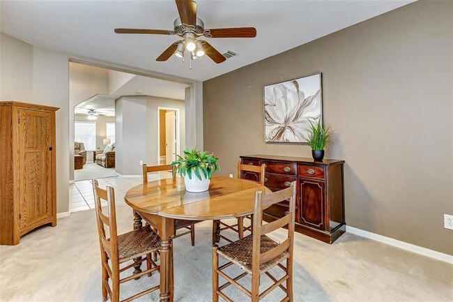 Building Photo - 6303 Applewood Forest Dr