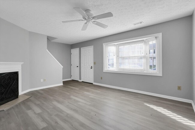 Building Photo - 1642 Park Row Dr