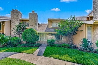 Building Photo - 11677 Village Pl Dr