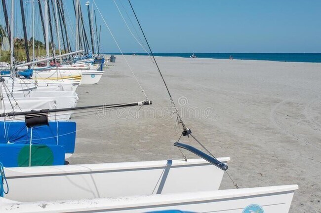 Building Photo - 110 SE 2nd St