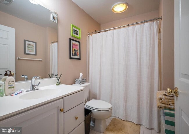 Building Photo - 259 Murtha St