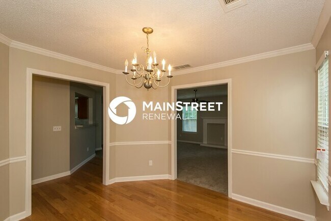 Building Photo - 4 Bedroom Pet-Friendly Home in Hampton, GA with Main Street Renewal