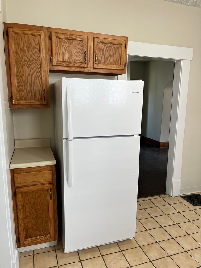 Building Photo - **REMODELED 4-BEDROOM/2-BATH HOUSE IN NORT...