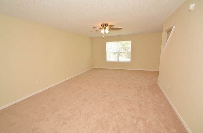 Building Photo - Pike Township 4 bedroom home