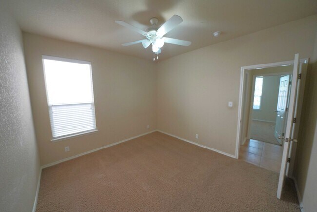 Building Photo - Immaculate Rental Now Available in Cibolo!...